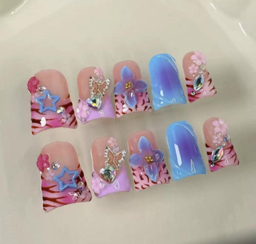 Chic Aura